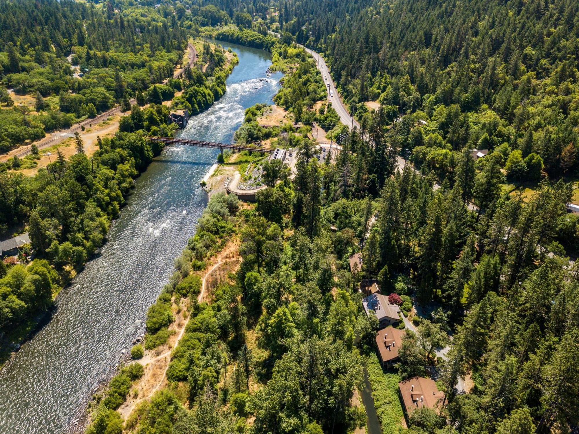 Weasku Inn Grants Pass Exteriér fotografie