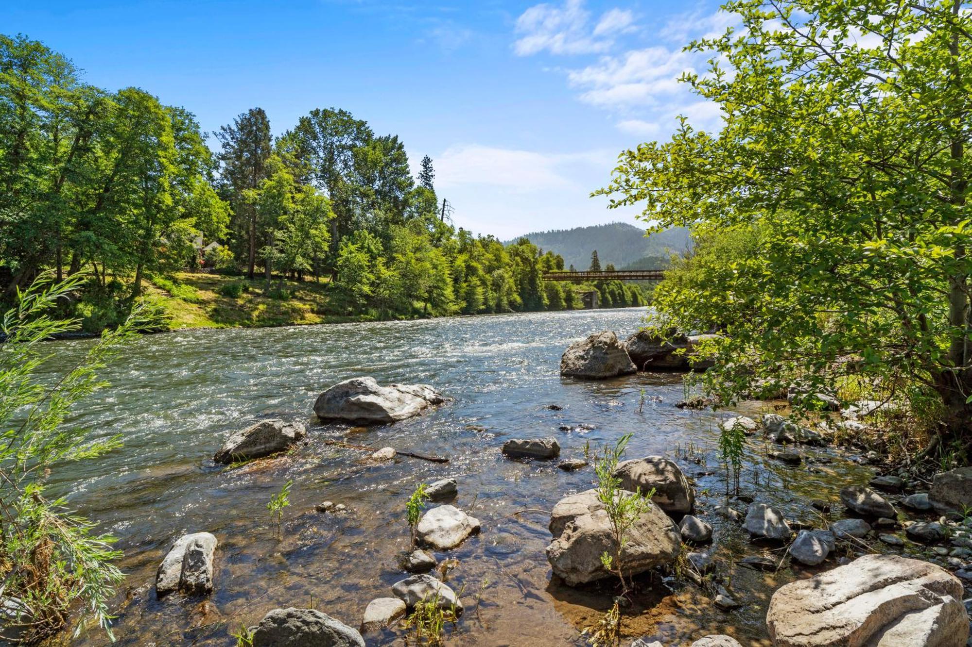 Weasku Inn Grants Pass Exteriér fotografie